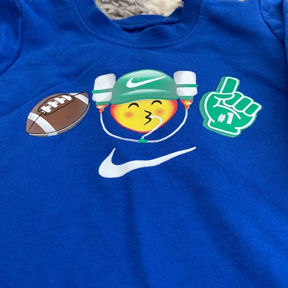 Nike - Picture 2 of 4